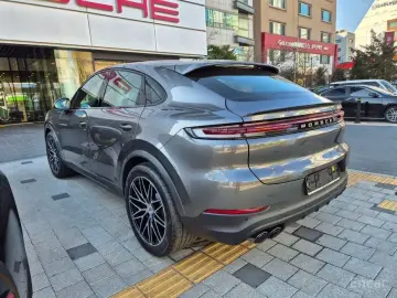 2025 Porsche Cayenne с пробегом 12 000 км