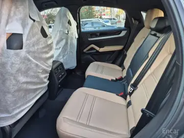 2025 Porsche Cayenne с пробегом 12 000 км