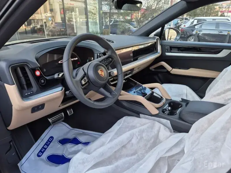 2025 Porsche Cayenne с пробегом 12 000 км