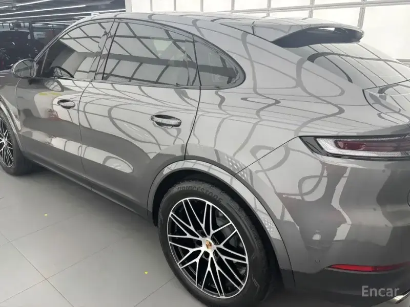 2025 Porsche Cayenne с пробегом 12 000 км