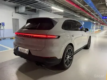 2025 Porsche Cayenne с пробегом 9 400 км