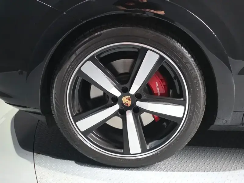 2025 Porsche Cayenne с пробегом 4 531 км