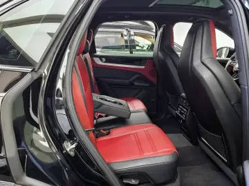 2024 Porsche Cayenne с пробегом 13 858 км