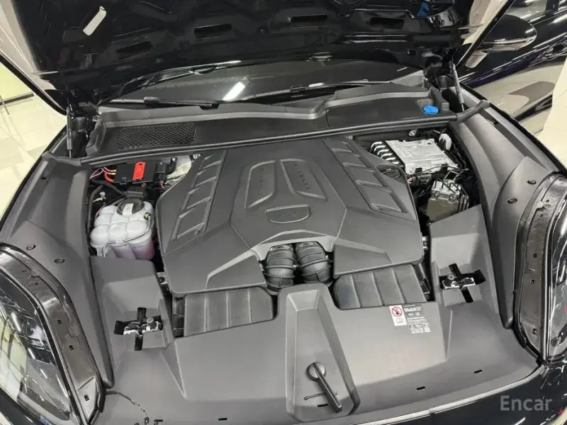 2025 Porsche Cayenne с пробегом 8 200 км
