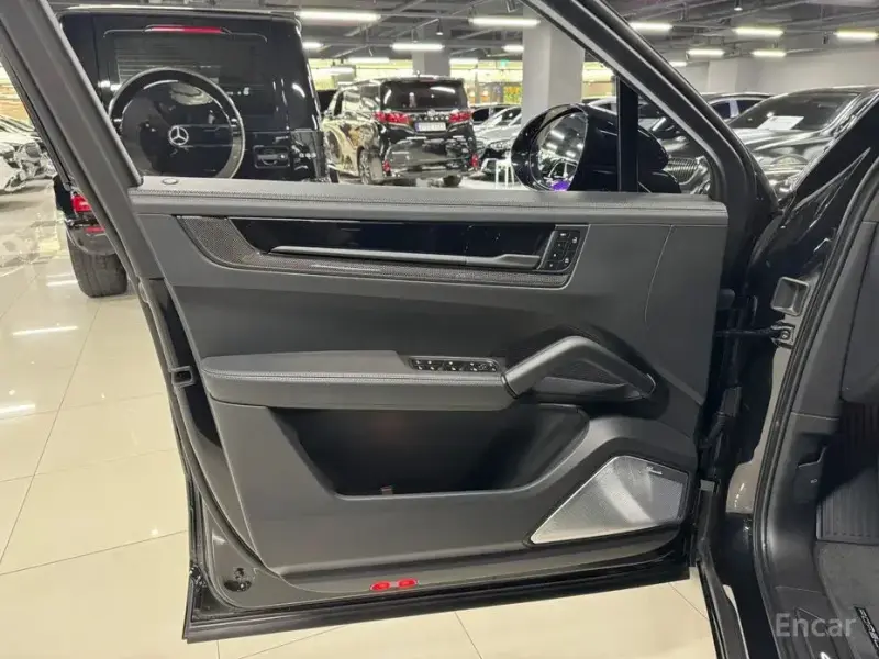 2025 Porsche Cayenne с пробегом 8 200 км