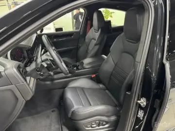 2025 Porsche Cayenne с пробегом 8 200 км