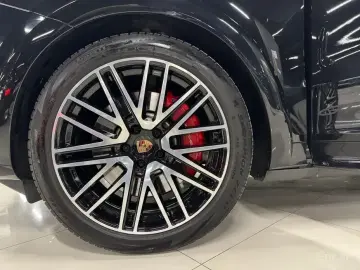 2025 Porsche Cayenne с пробегом 8 200 км