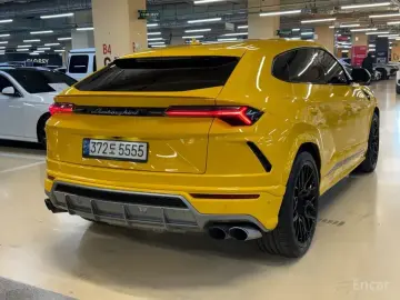 2020 Lamborghini Urus с пробегом 7 000 км