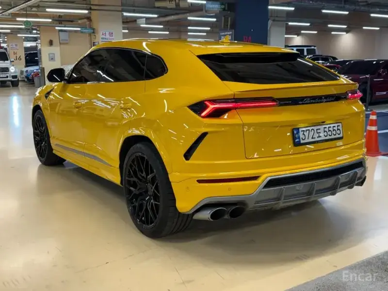 2020 Lamborghini Urus с пробегом 7 000 км