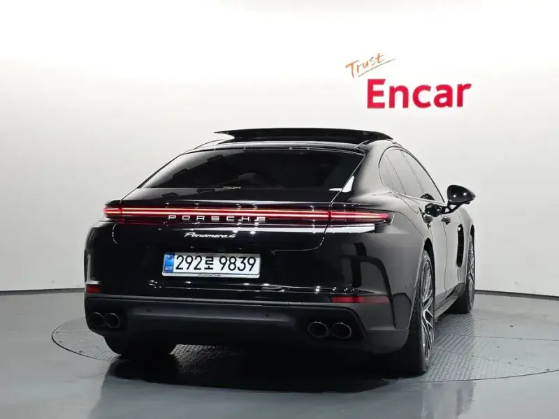 2025 Porsche Panamera с пробегом 5 356 км