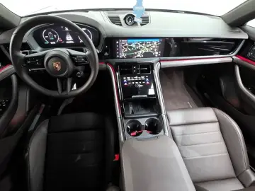 2025 Porsche Panamera с пробегом 5 356 км