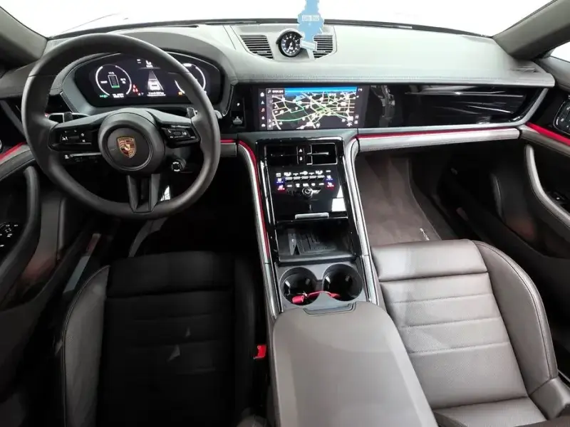 2025 Porsche Panamera с пробегом 5 356 км
