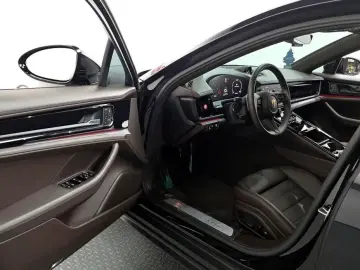 2025 Porsche Panamera с пробегом 5 356 км