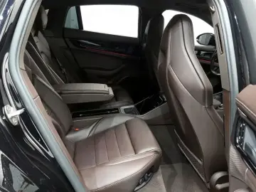 2025 Porsche Panamera с пробегом 5 356 км