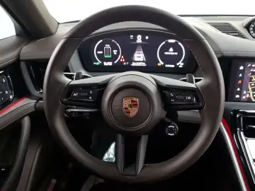 2025 Porsche Panamera с пробегом 5 356 км