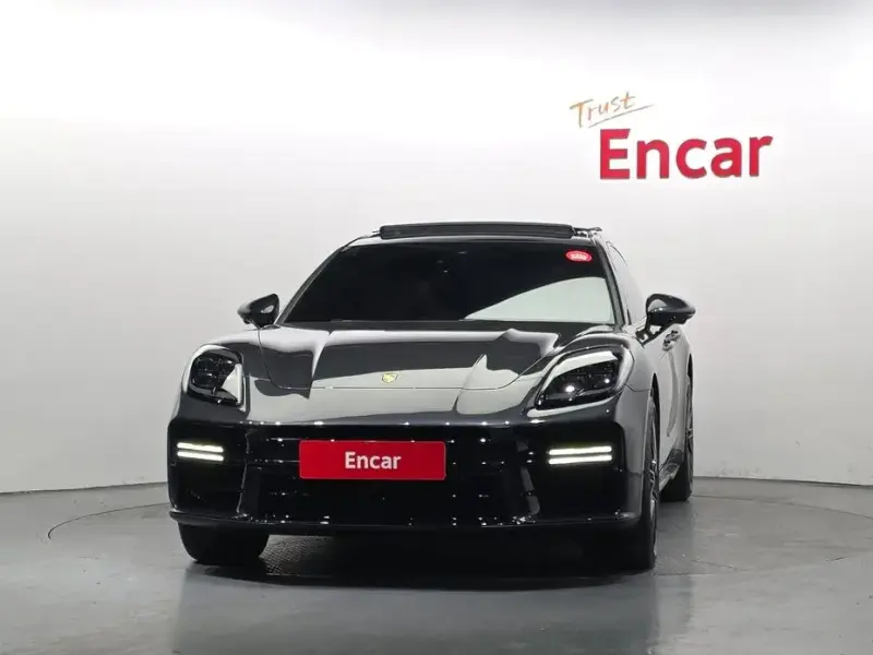 2025 Porsche Panamera с пробегом 2 854 км