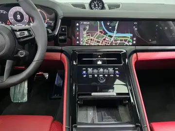 2025 Porsche Panamera с пробегом 2 854 км