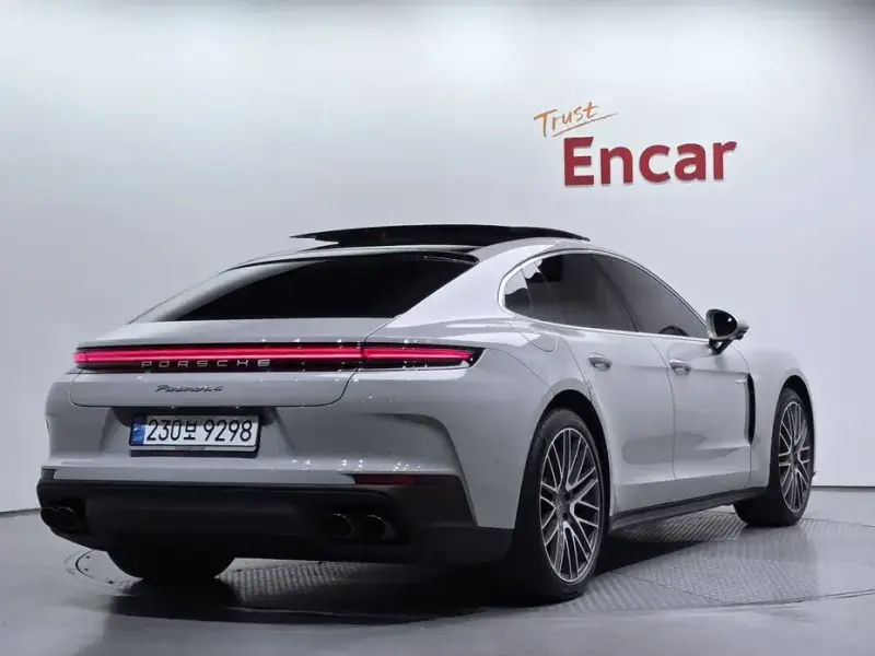 2024 Porsche Panamera с пробегом 12 542 км