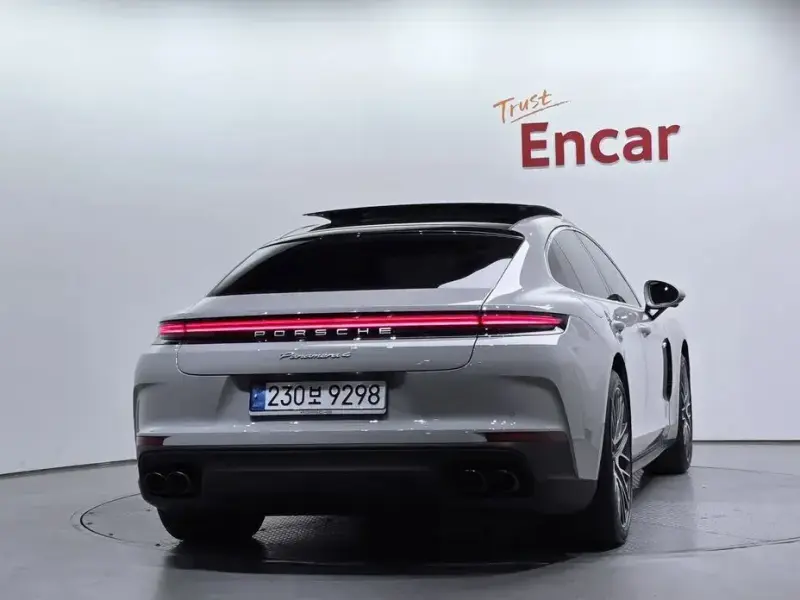 2024 Porsche Panamera с пробегом 12 542 км
