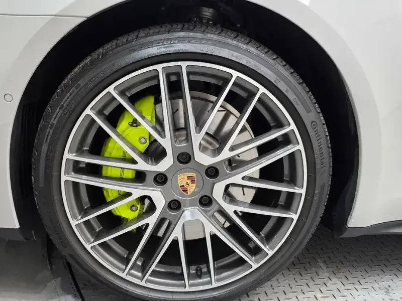 2024 Porsche Panamera с пробегом 12 542 км