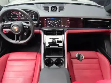2024 Porsche Panamera с пробегом 12 542 км