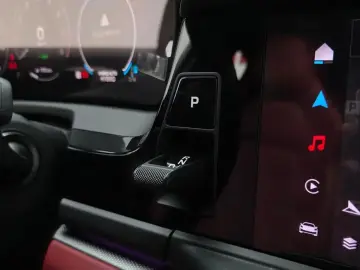 2024 Porsche Panamera с пробегом 12 542 км