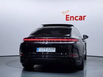2025 Porsche Panamera с пробегом 19 633 км