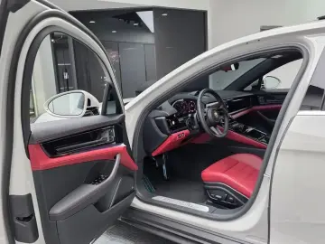 2024 Porsche Panamera с пробегом 12 542 км