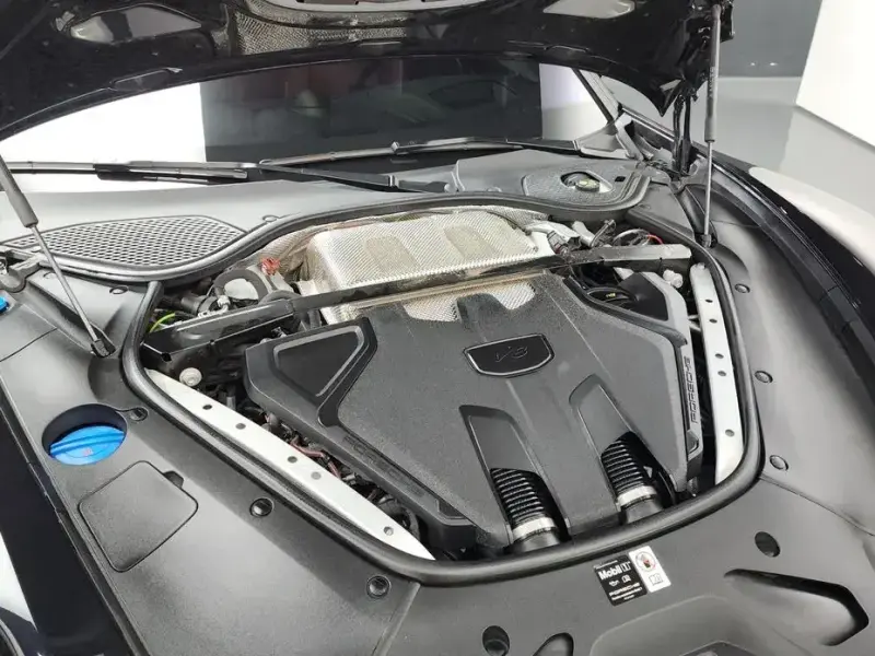 2025 Porsche Panamera с пробегом 19 633 км