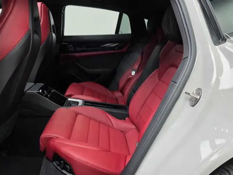 2024 Porsche Panamera с пробегом 12 542 км