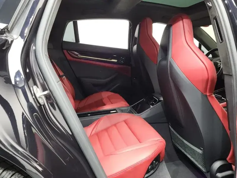2025 Porsche Panamera с пробегом 19 633 км