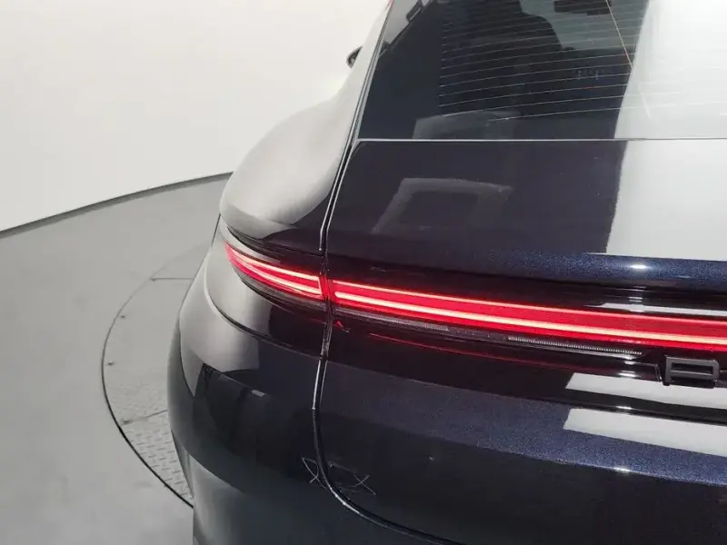 2025 Porsche Panamera с пробегом 19 633 км