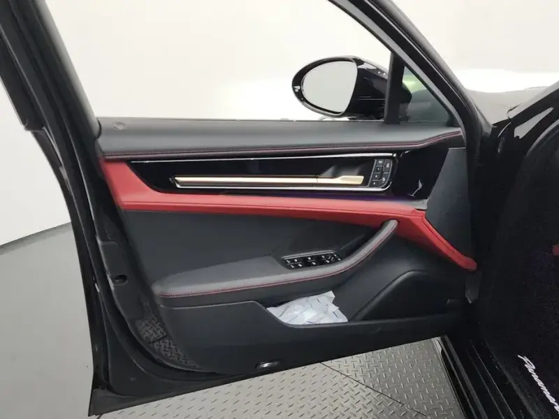 2025 Porsche Panamera с пробегом 19 633 км