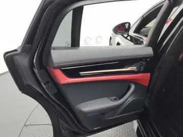 2025 Porsche Panamera с пробегом 19 633 км