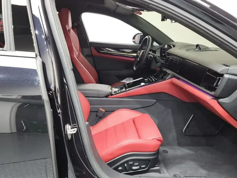 2025 Porsche Panamera с пробегом 19 633 км