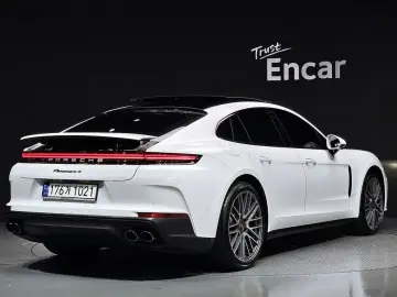 2024 Porsche Panamera с пробегом 12 318 км