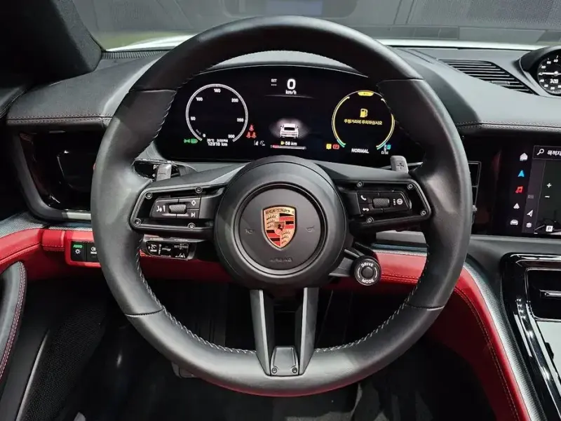 2024 Porsche Panamera с пробегом 12 318 км