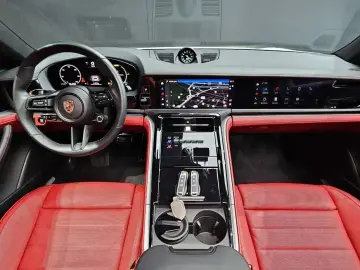 2024 Porsche Panamera с пробегом 12 318 км