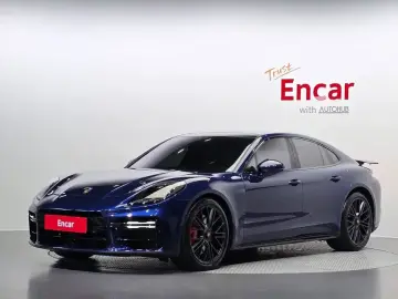 2025 Porsche Panamera с пробегом 1 932 км