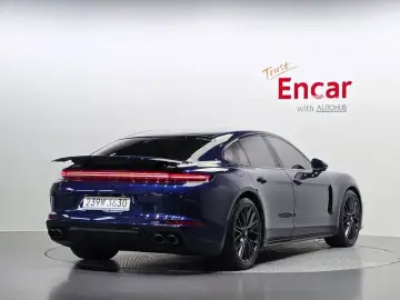 2025 Porsche Panamera с пробегом 1 932 км