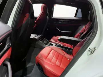 2024 Porsche Panamera с пробегом 12 318 км