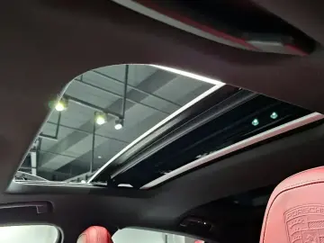 2024 Porsche Panamera с пробегом 12 318 км