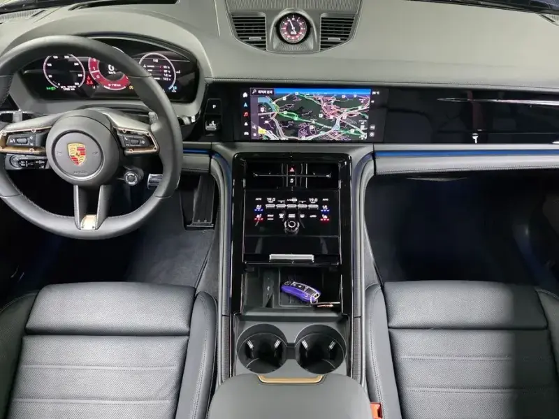 2025 Porsche Panamera с пробегом 1 932 км
