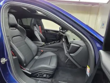 2025 Porsche Panamera с пробегом 1 932 км
