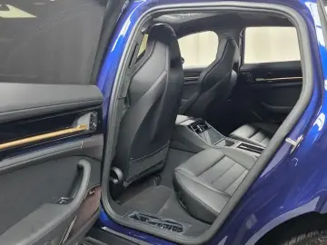 2025 Porsche Panamera с пробегом 1 932 км