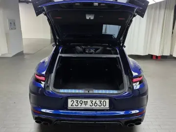 2025 Porsche Panamera с пробегом 1 932 км