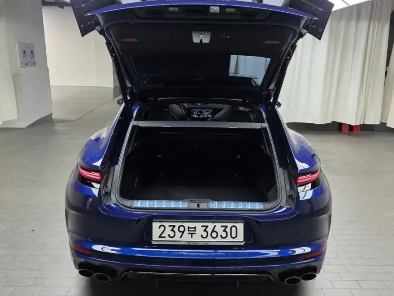 2025 Porsche Panamera с пробегом 1 932 км