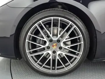 2025 Porsche Panamera с пробегом 4 488 км