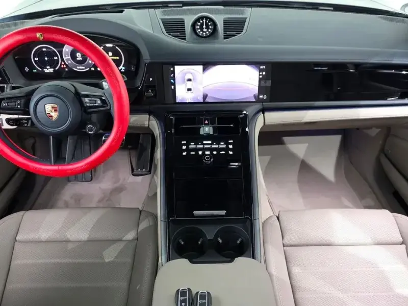 2025 Porsche Panamera с пробегом 4 488 км