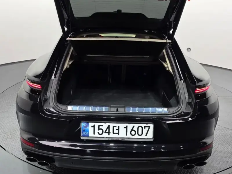 2025 Porsche Panamera с пробегом 4 488 км